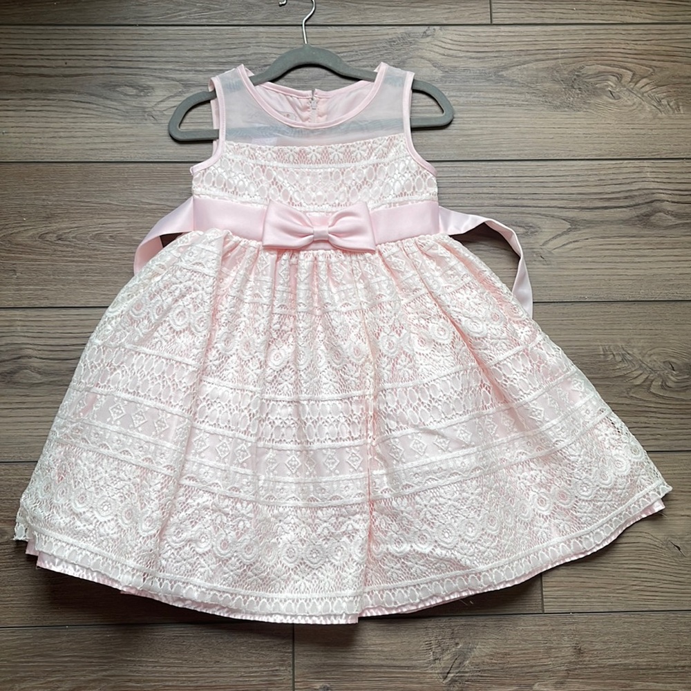 Girls’ dress